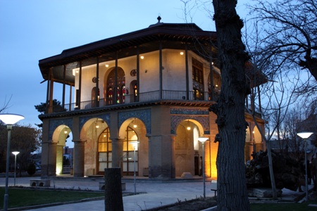 كاخ موزه چهلستون (كلاه فرنگی)