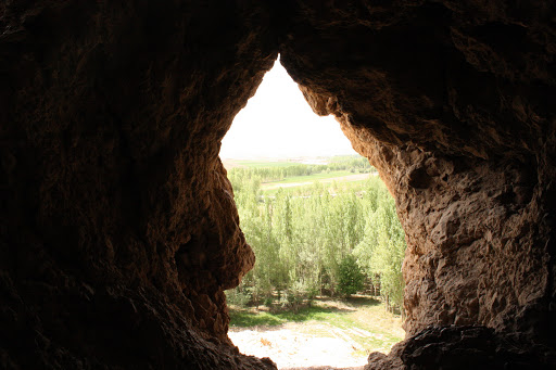 غار های عباس آباد