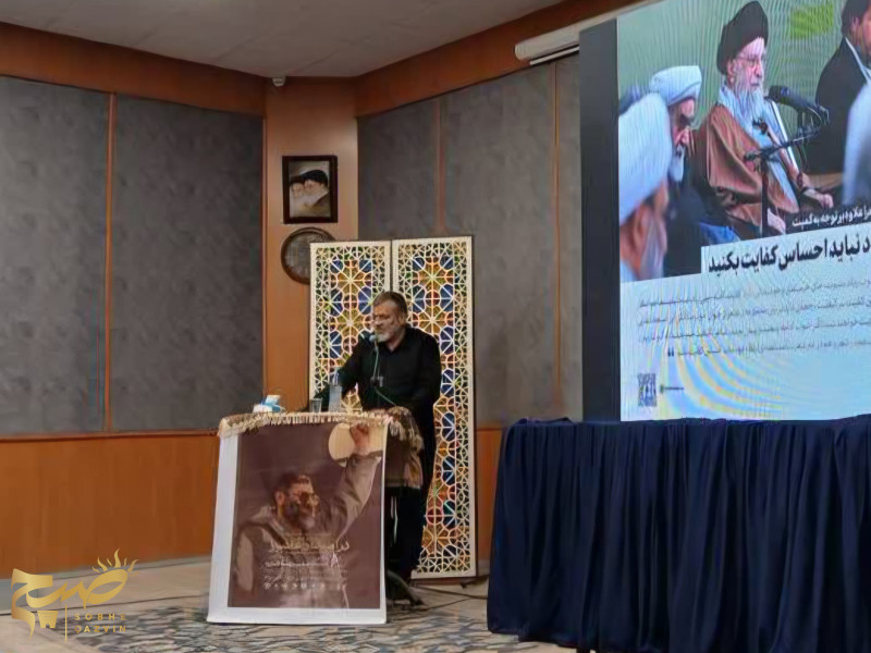 شاعران حضور عمارگونه مردم را روایت کنند