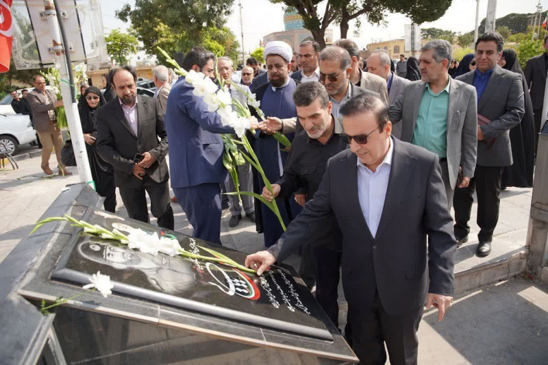 خبرنگاران با هر دیدگاه سیاسی برای اعتلای ایران یکدل باشند